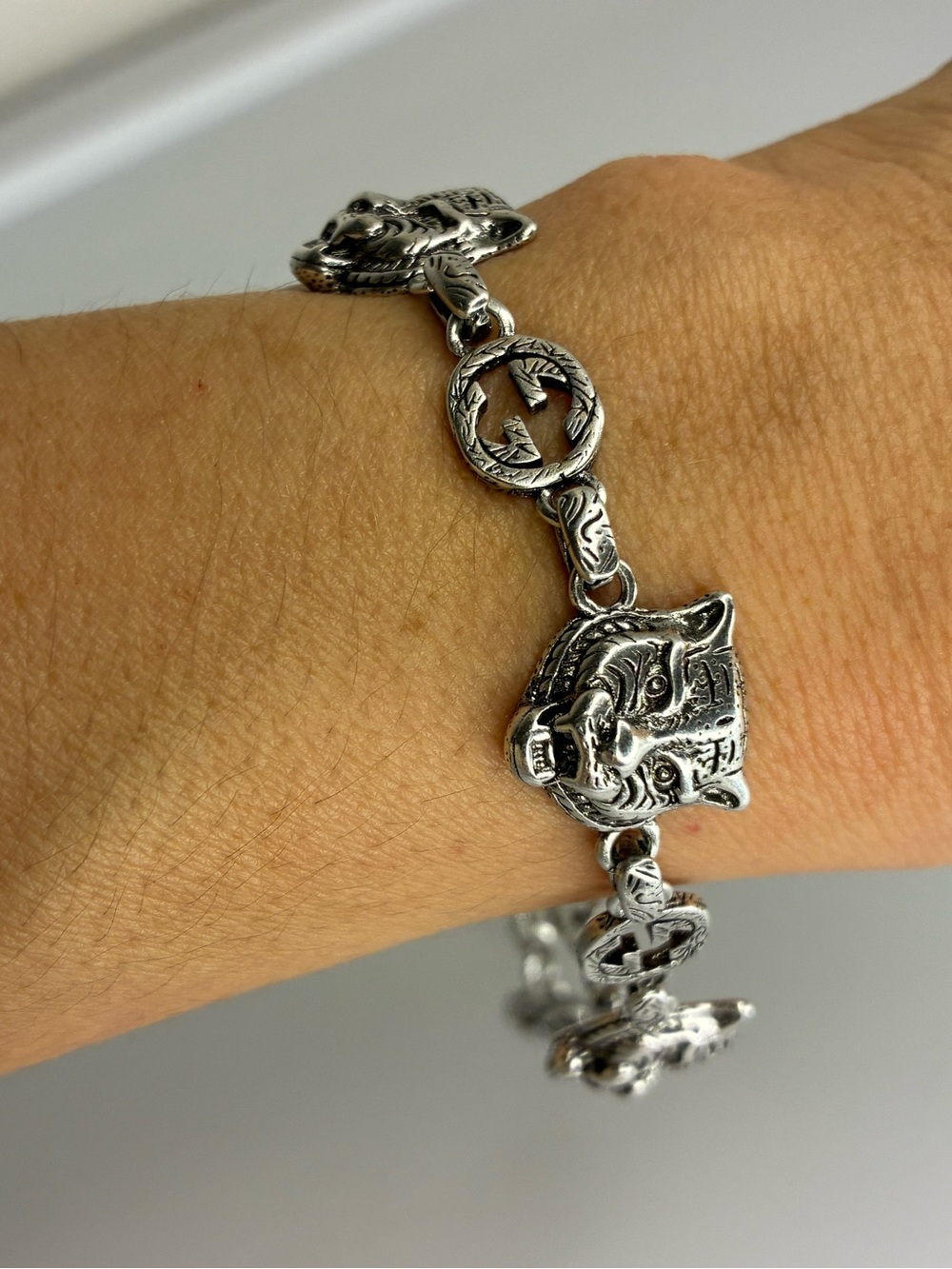 Vintage Silver Tiger Motif Link Bracelet - Women Jewelry